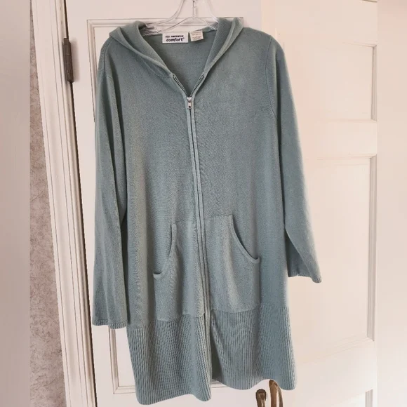 ALL AMERICAN COMFORT Sage long sleeve Knit sweater dress. - Picture 3 of 7